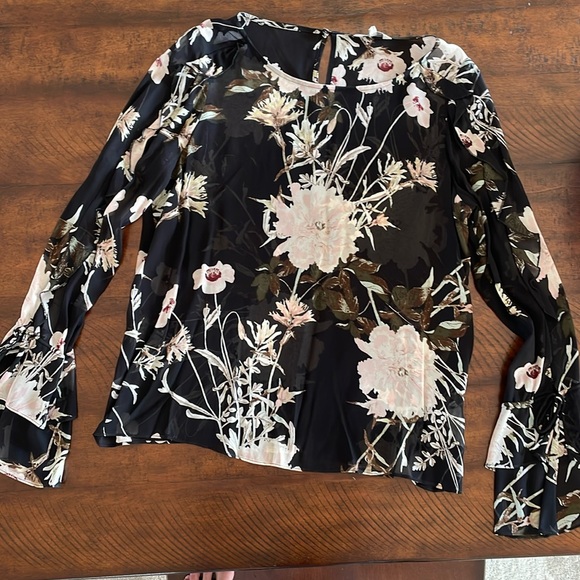 Lucky brand size medium dressy blouse with decorative details on the sleeves - Picture 1 of 5